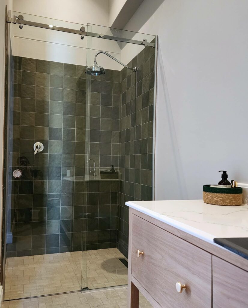 Signature Shower Dezigns - high-quality shower doors